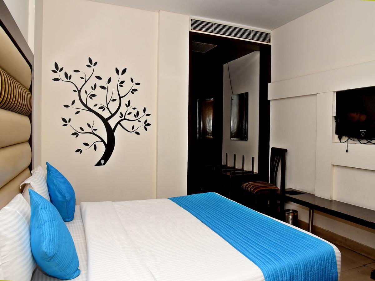 Hôtel Landmark à Chandīgarh Extérieur photo