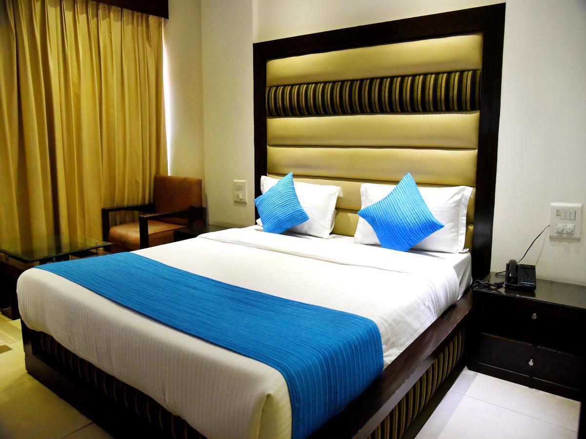 Hôtel Landmark à Chandīgarh Extérieur photo