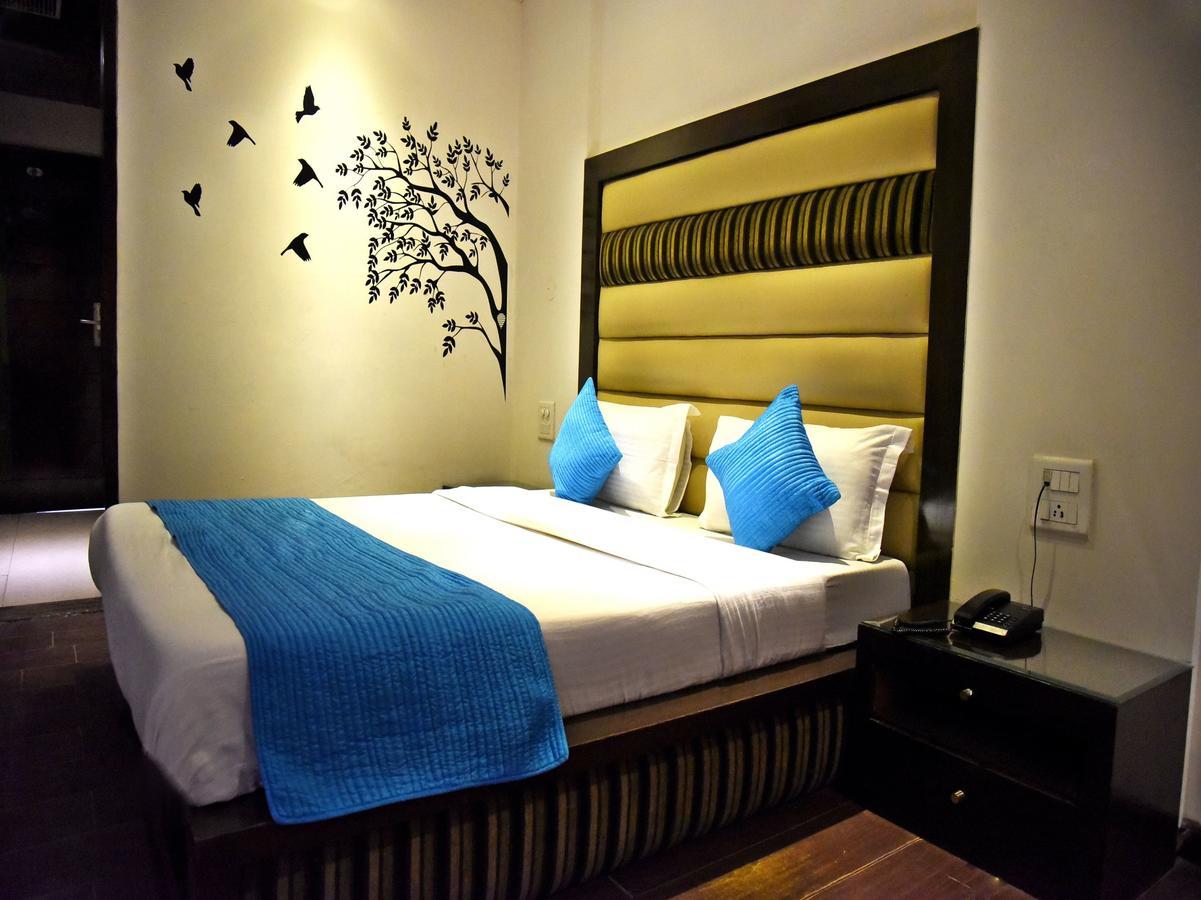 Hôtel Landmark à Chandīgarh Extérieur photo